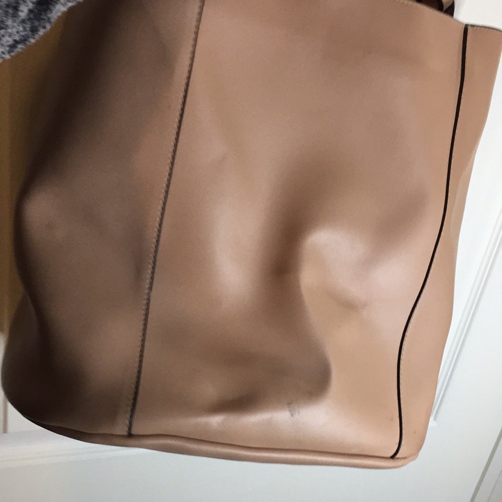 Bundle 2 for $22. 💝 Neutral deep carry-all shoulder bag - Picture 5 of 9